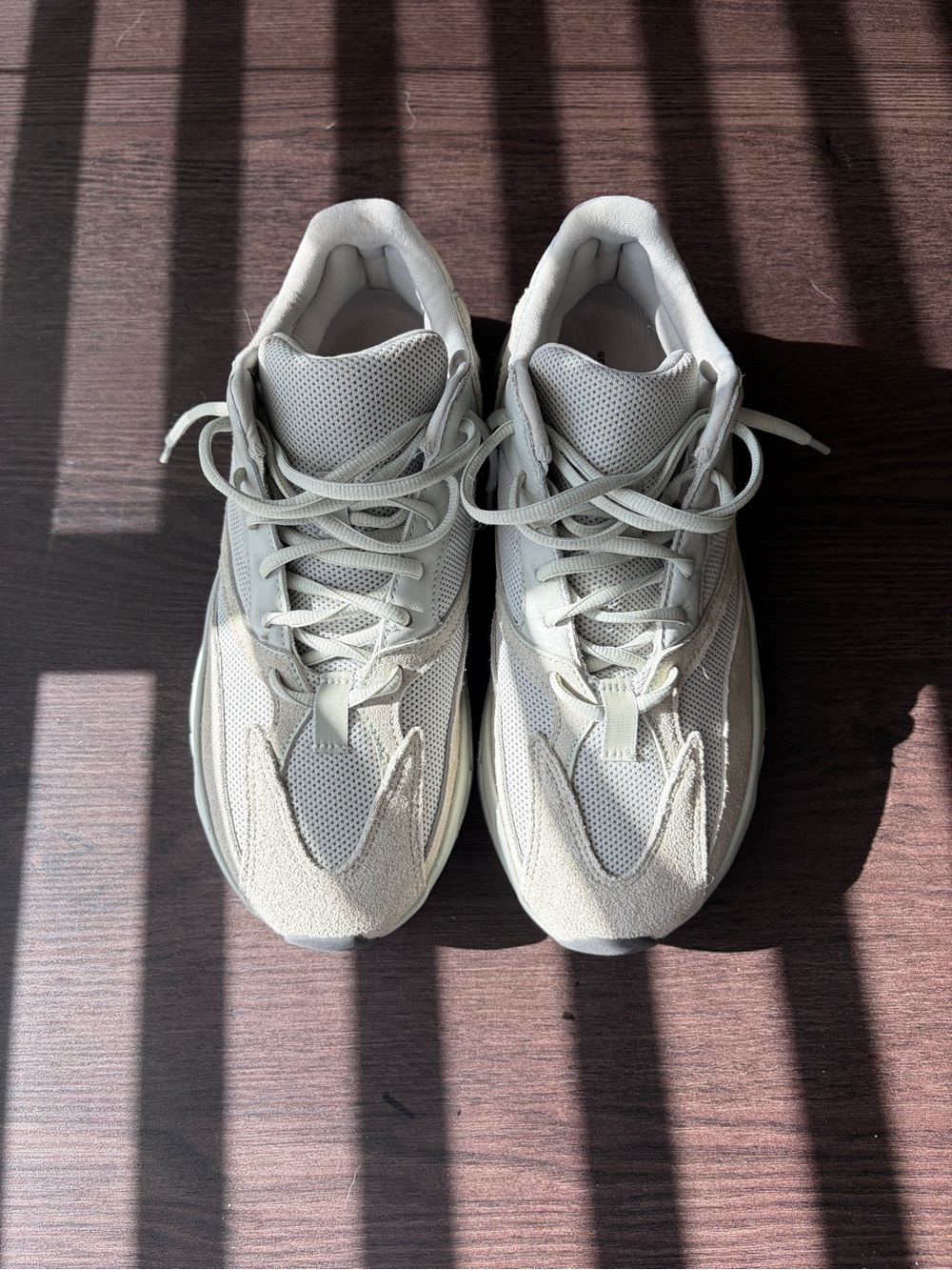 Yeezy Boost 700 Salt - Picture 2 of 3